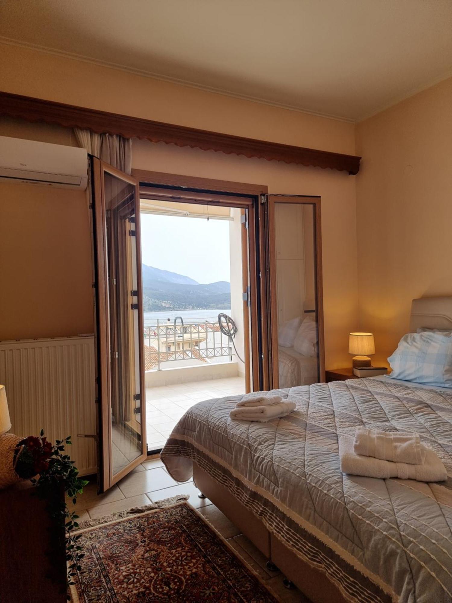 Alexandra'S Cozy Sea View Apartment Argostoli  Exterior photo